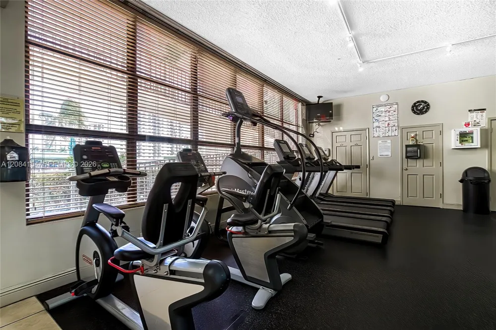 800 Parkview Dr #901 Hallandale Beach, FL 33009