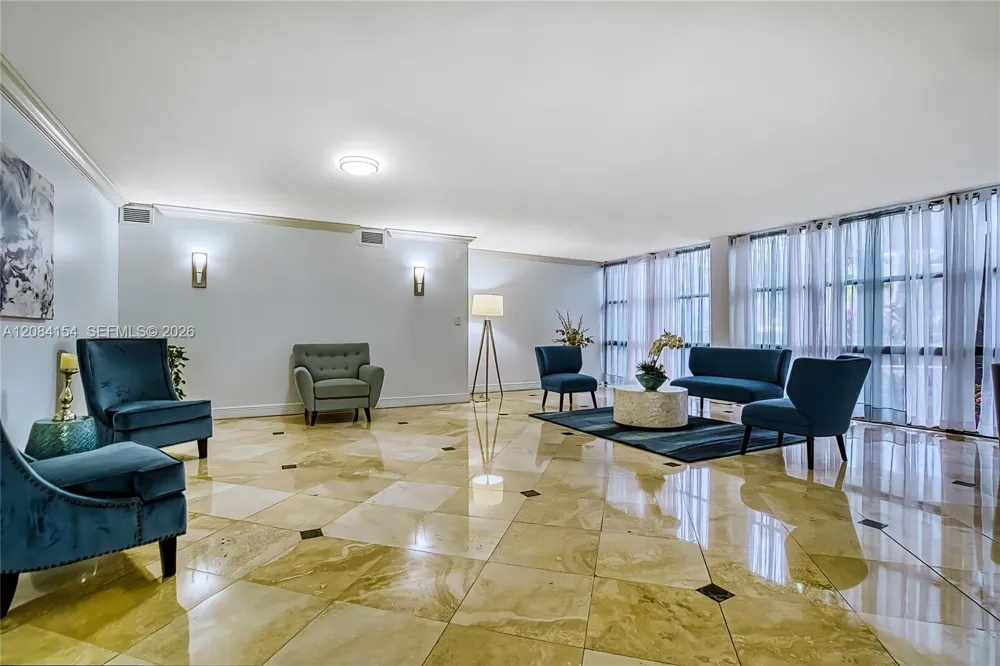 800 Parkview Dr #901 Hallandale Beach, FL 33009