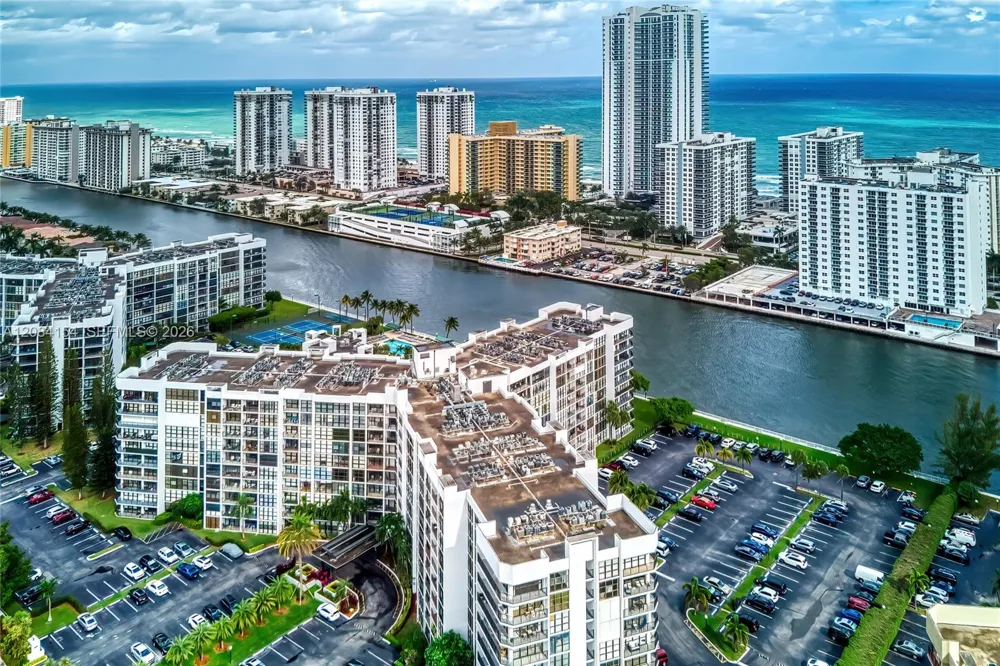 800 Parkview Dr #901 Hallandale Beach, FL 33009
