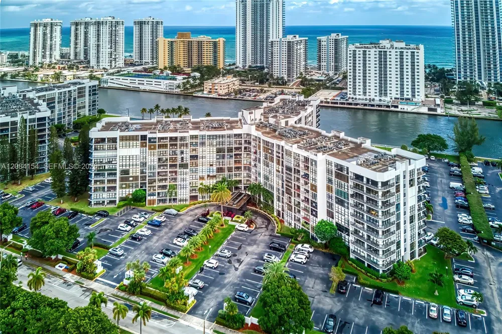 800 Parkview Dr #901 Hallandale Beach, FL 33009