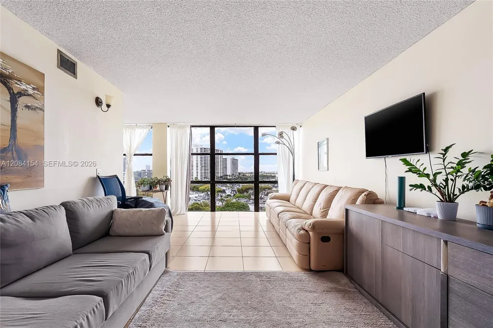 800 Parkview Dr #901 Hallandale Beach, FL 33009