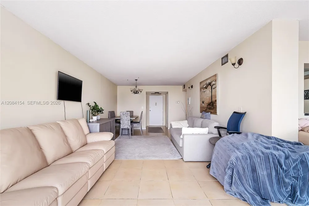 800 Parkview Dr #901 Hallandale Beach, FL 33009