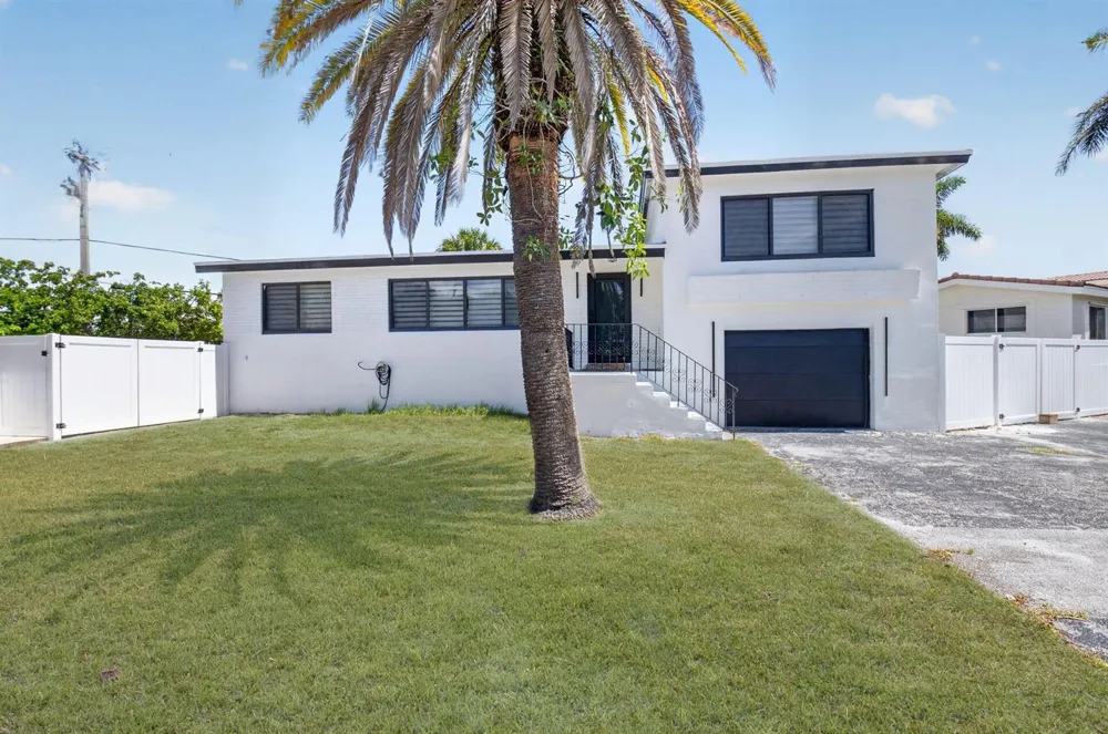 401 NE 15TH TERRACE Boca Raton, FL 33432