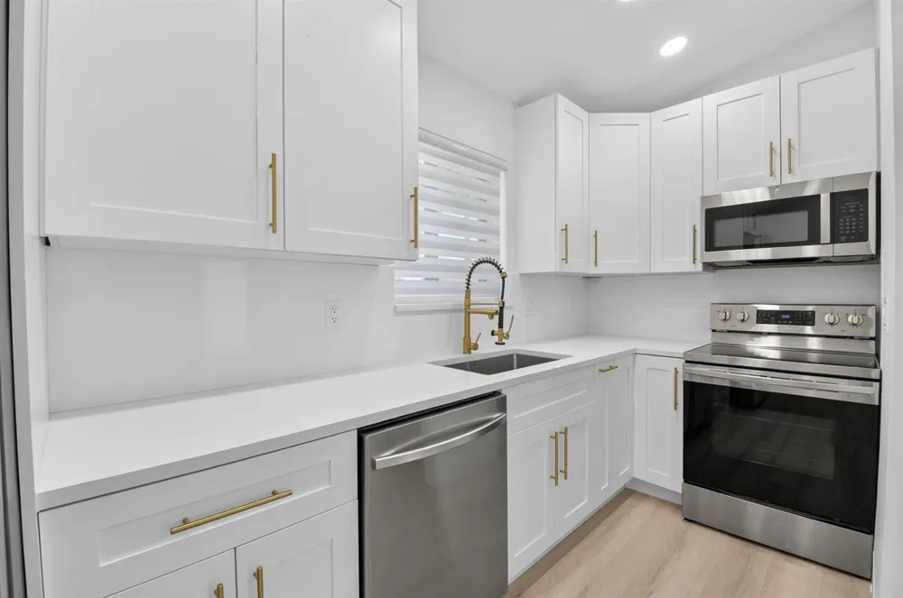 401 NE 15TH TERRACE Boca Raton, FL 33432
