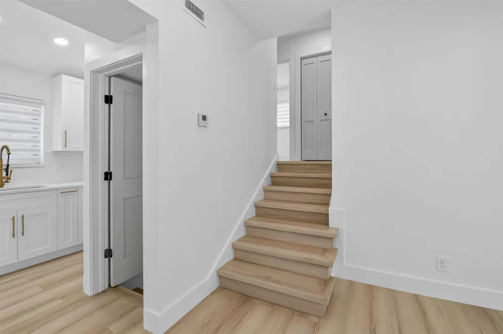 401 NE 15TH TERRACE Boca Raton, FL 33432