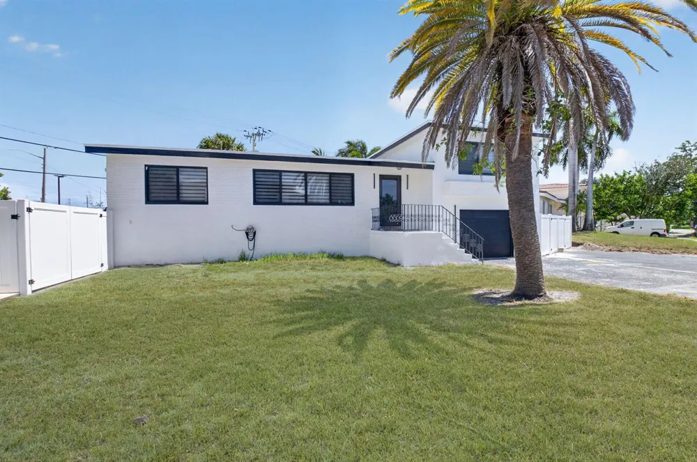 401 NE 15TH TERRACE Boca Raton, FL 33432