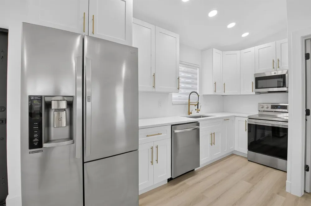 401 NE 15TH TERRACE Boca Raton, FL 33432