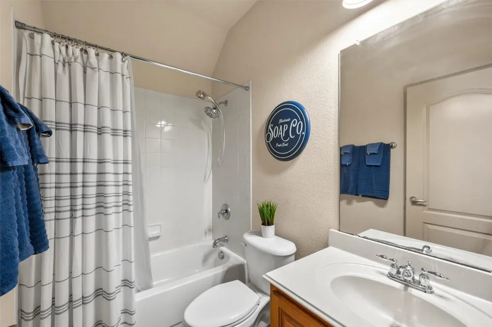 1480 Bristol Lane Lewisville, TX 75077