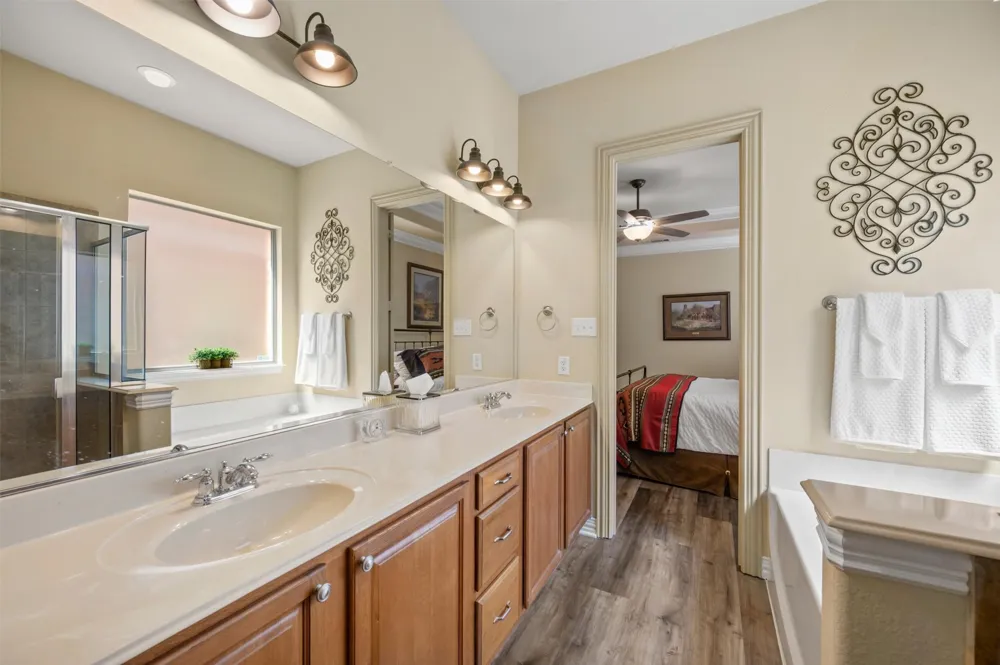 1480 Bristol Lane Lewisville, TX 75077