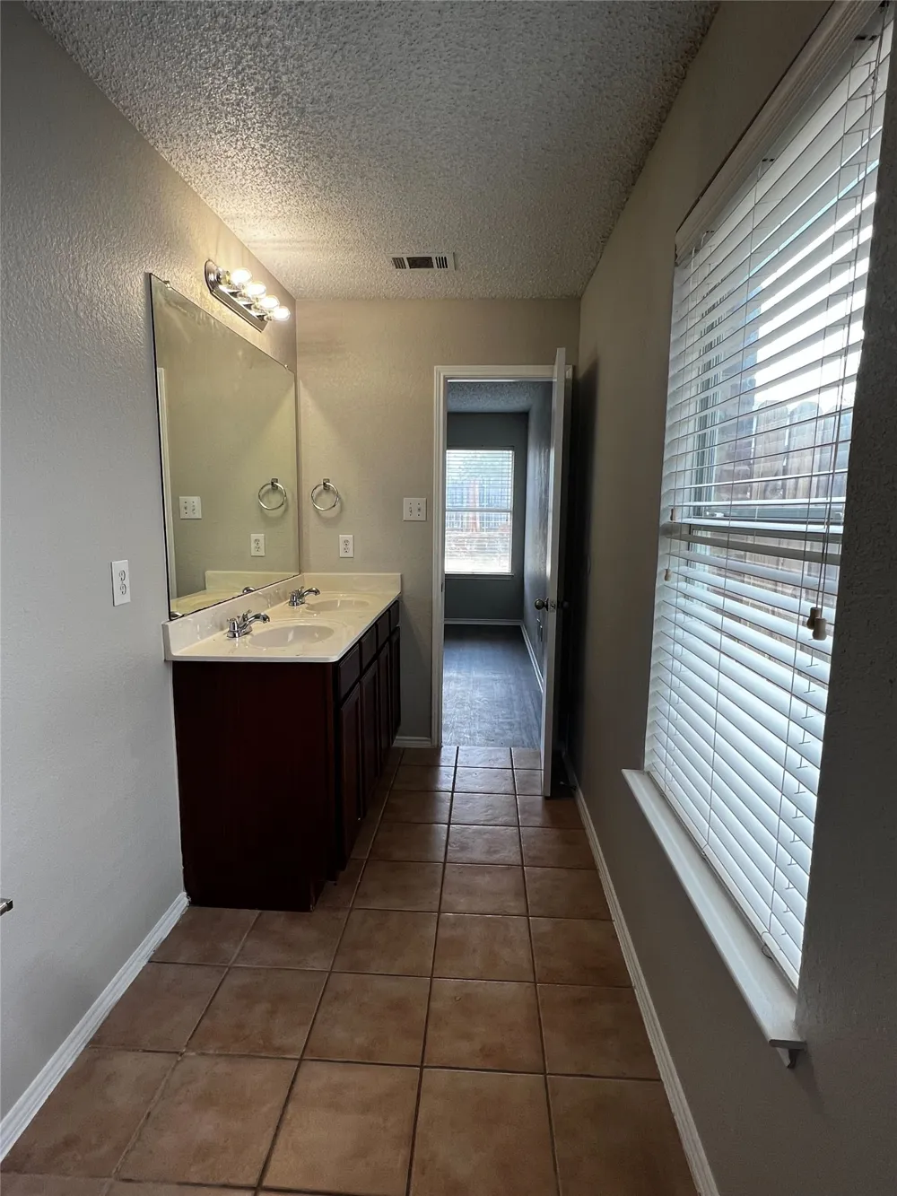1601 Hedgewood Trail Fort Worth, TX 76112