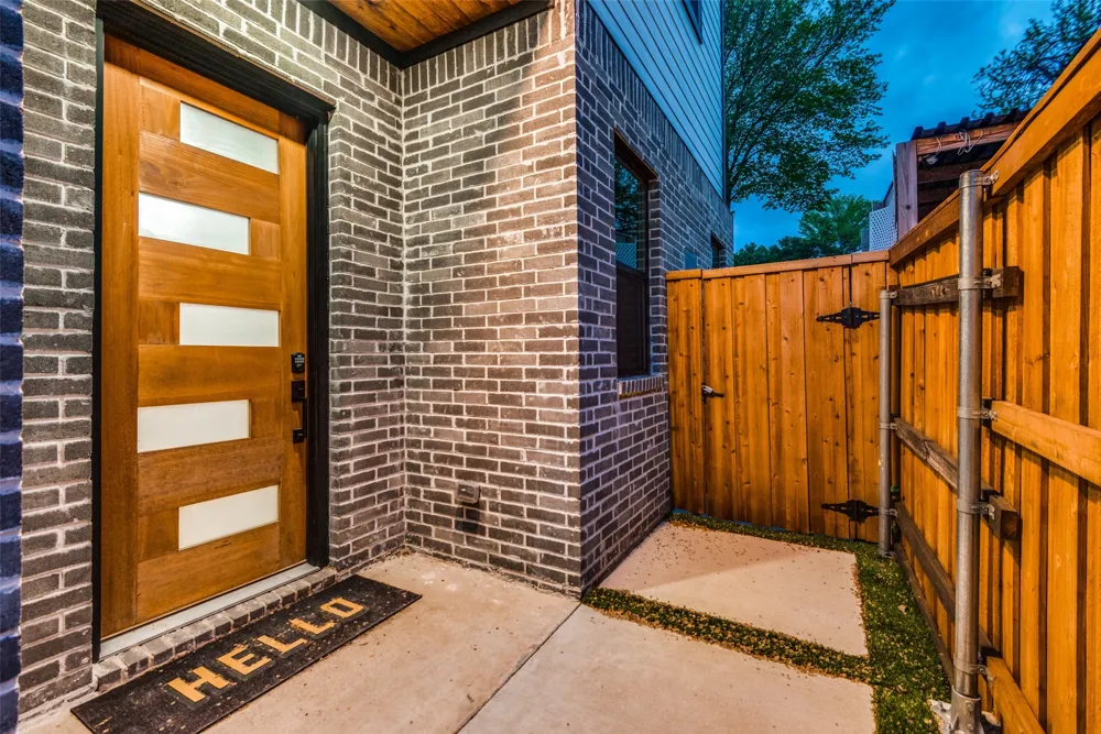 1904 Pollard Street Dallas, TX 75208
