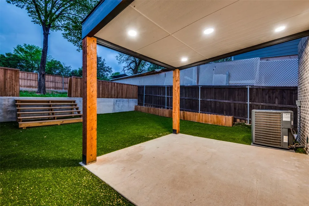 1904 Pollard Street Dallas, TX 75208