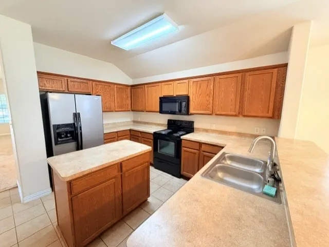 227 Creekwood Drive Princeton, TX 75407