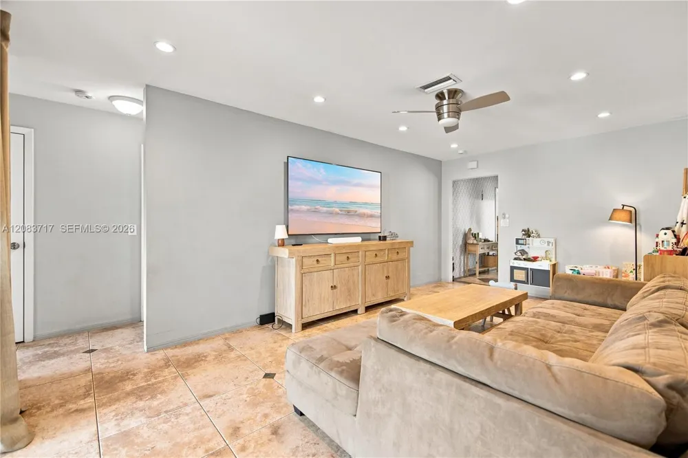 1119 Buchanan St Hollywood, FL 33019