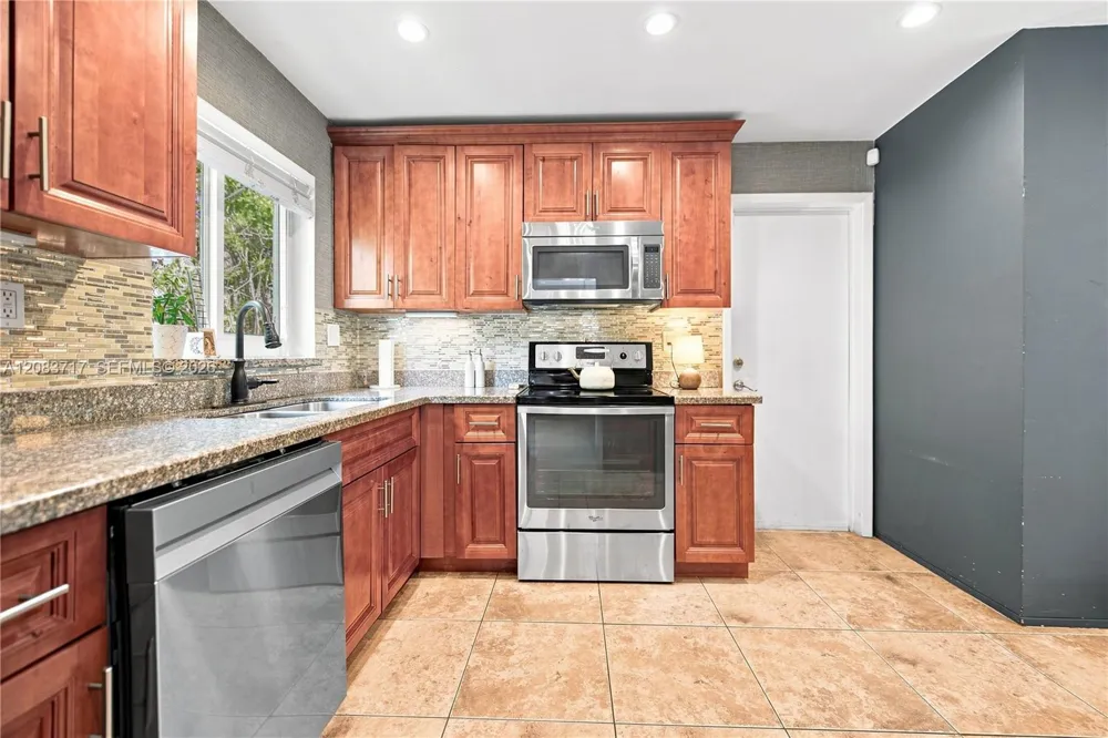 1119 Buchanan St Hollywood, FL 33019