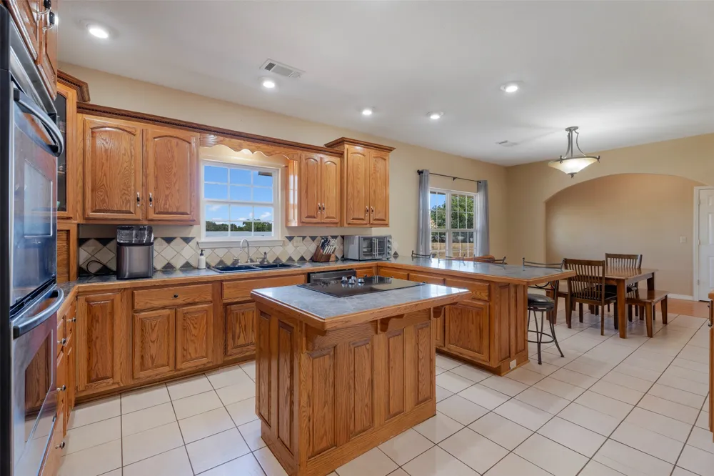 20233 E 570 Colcord, OK 74338