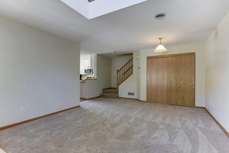 10958 Lexington Drive Eden Prairie, MN 55344
