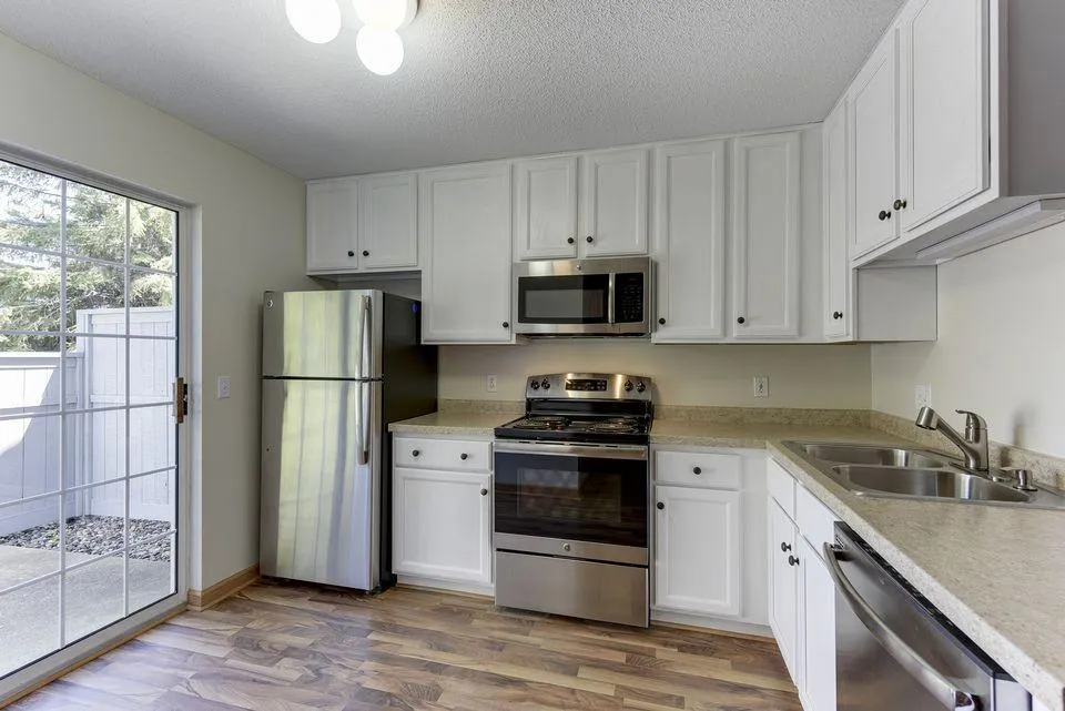 10958 Lexington Drive Eden Prairie, MN 55344