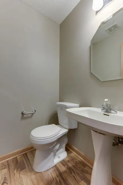 10958 Lexington Drive Eden Prairie, MN 55344