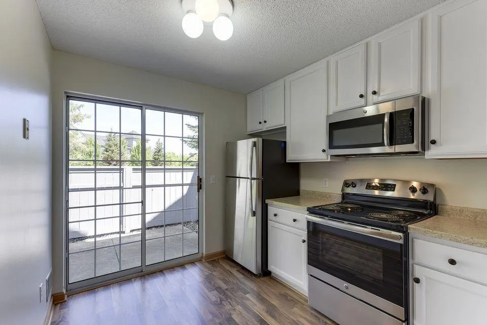 10958 Lexington Drive Eden Prairie, MN 55344