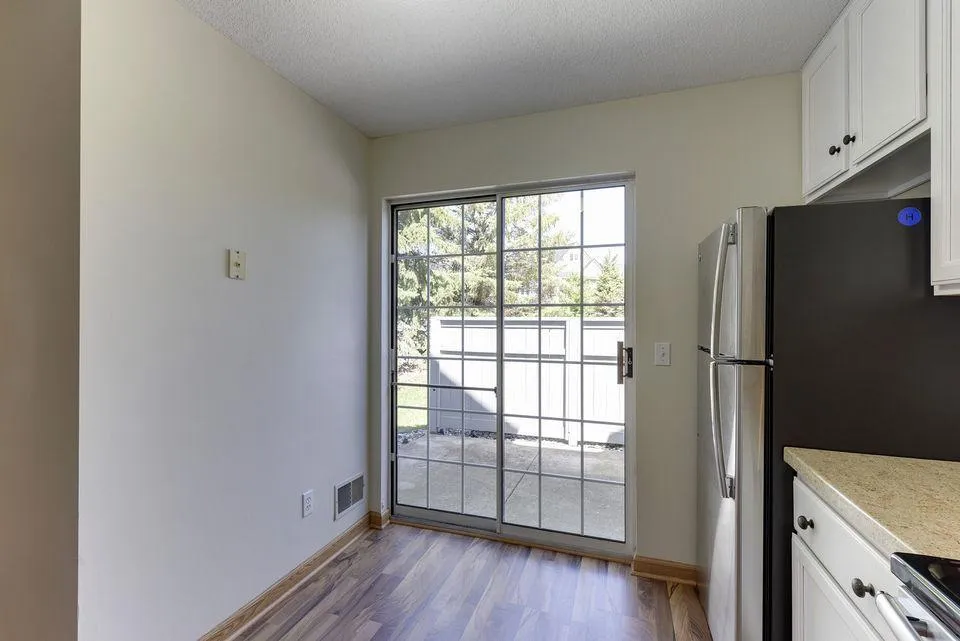 10958 Lexington Drive Eden Prairie, MN 55344