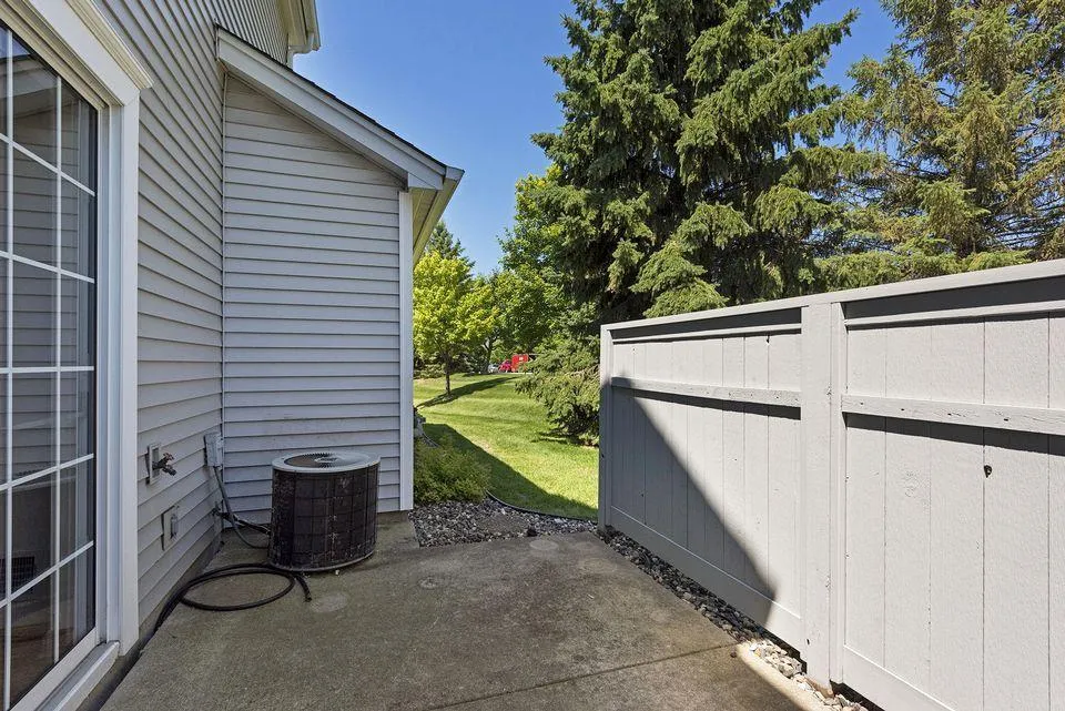 10958 Lexington Drive Eden Prairie, MN 55344