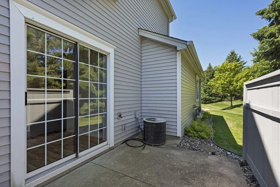 10958 Lexington Drive Eden Prairie, MN 55344