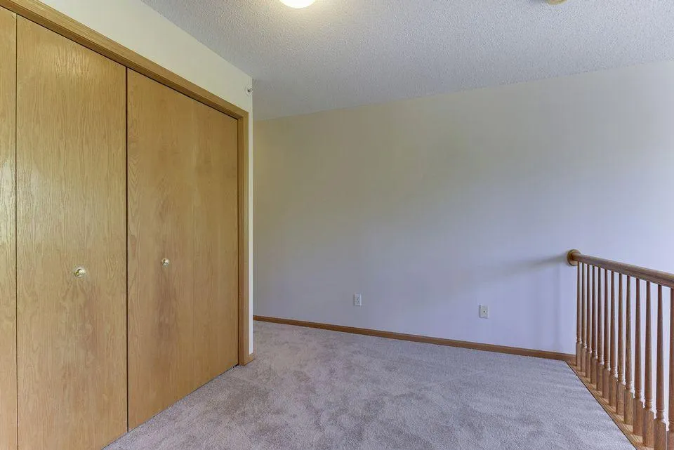 10958 Lexington Drive Eden Prairie, MN 55344