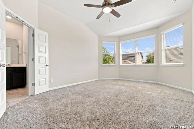 4910 OXBOW BND St Hedwig, TX 78152
