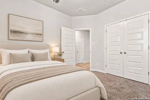 4910 OXBOW BND St Hedwig, TX 78152