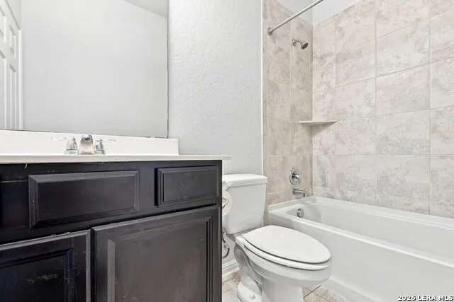 4910 OXBOW BND St Hedwig, TX 78152