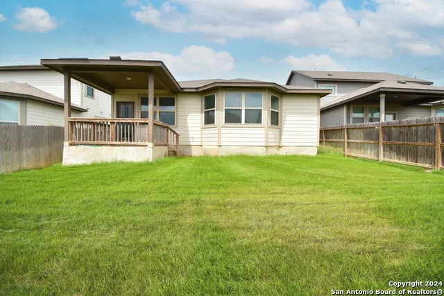 4910 OXBOW BND St Hedwig, TX 78152
