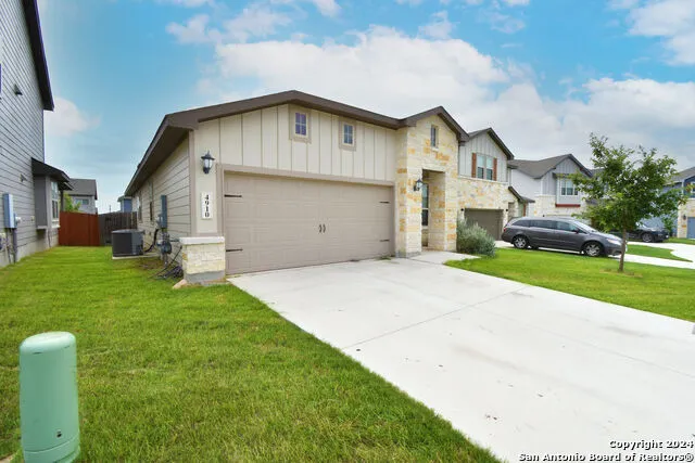 4910 OXBOW BND St Hedwig, TX 78152
