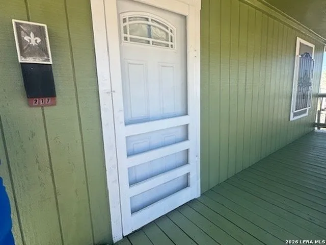 217 PARK AVENUE Karnes City, TX 78118