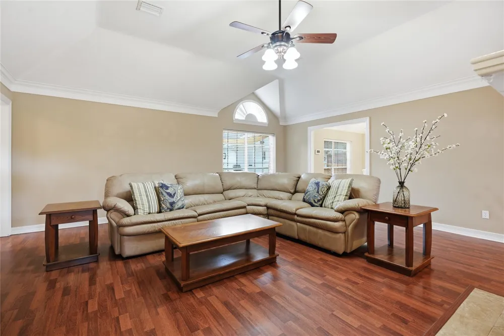 4010 Raven River Drive Pasadena, TX 77059