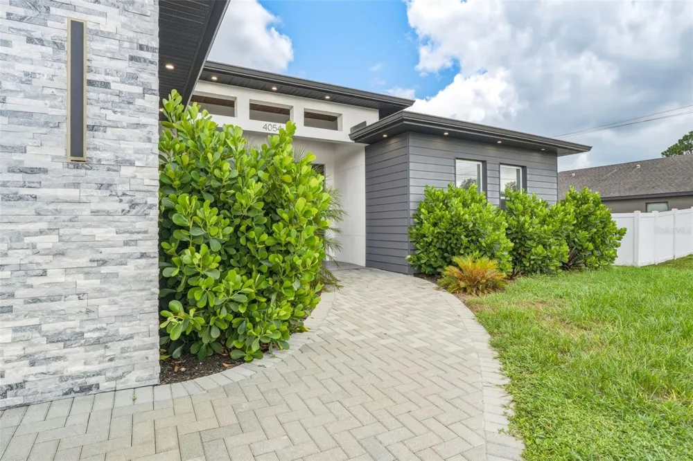 4054 WARRIOR AVENUE North Port, FL 34286
