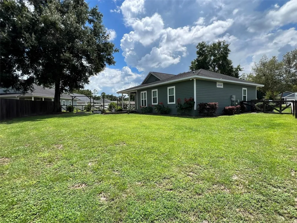 20121 NW 248TH STREET High Springs, FL 32643