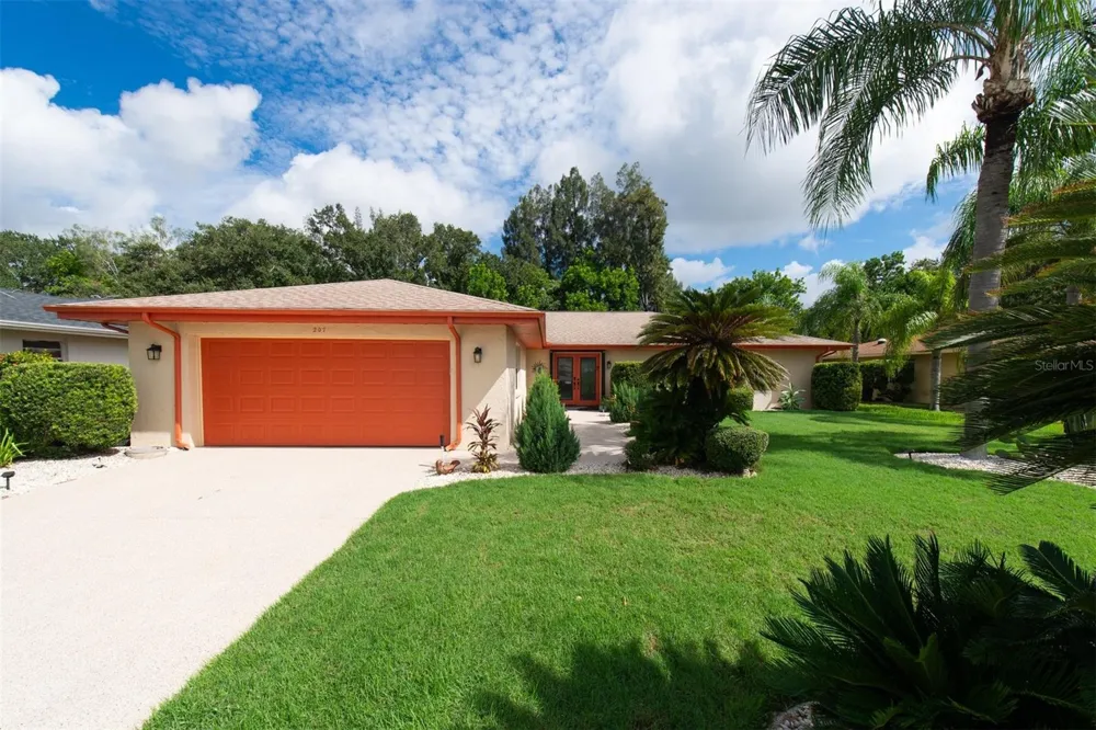 207 AMESBURY CIRCLE Sun City Center, FL 33573