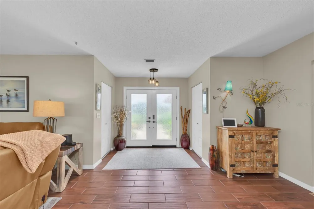 207 AMESBURY CIRCLE Sun City Center, FL 33573