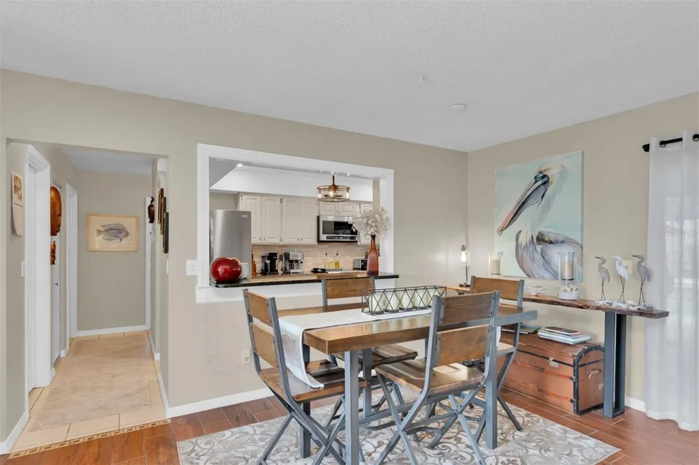 207 AMESBURY CIRCLE Sun City Center, FL 33573