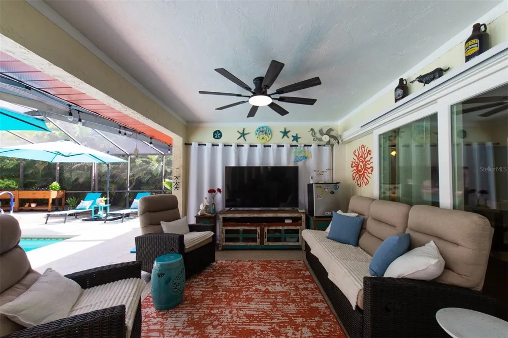 207 AMESBURY CIRCLE Sun City Center, FL 33573