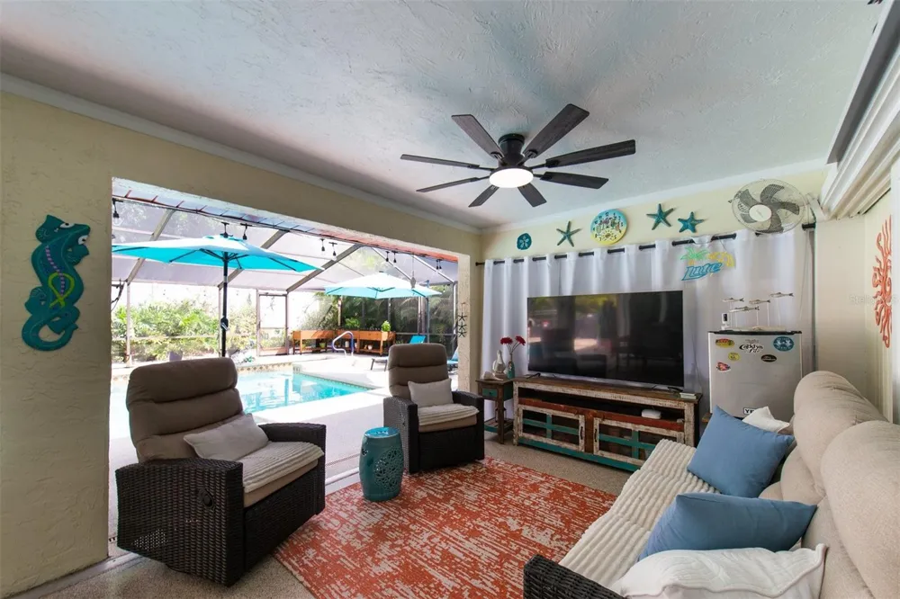 207 AMESBURY CIRCLE Sun City Center, FL 33573