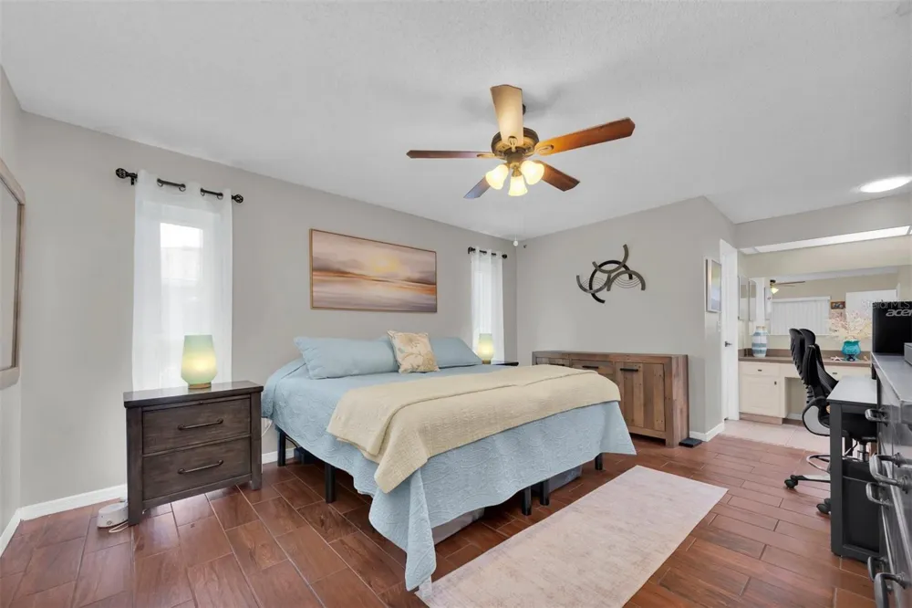 207 AMESBURY CIRCLE Sun City Center, FL 33573