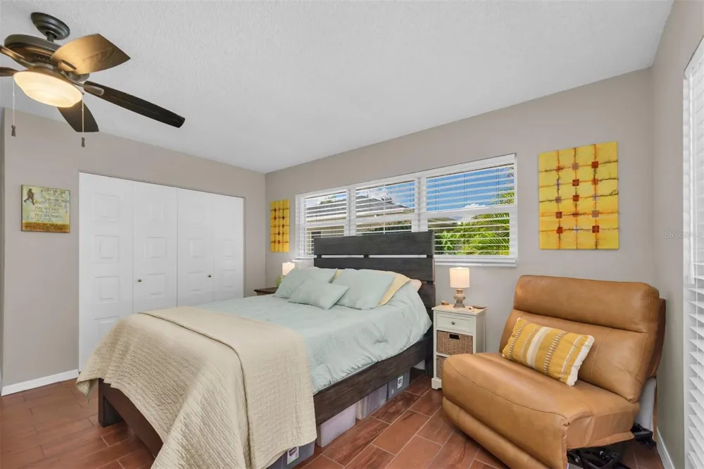 207 AMESBURY CIRCLE Sun City Center, FL 33573