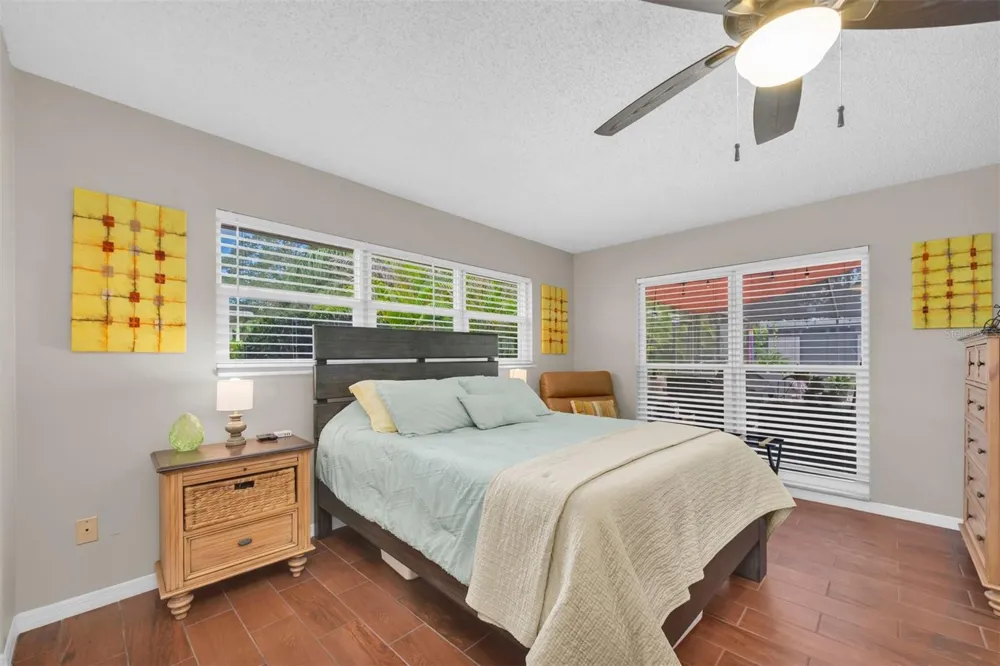 207 AMESBURY CIRCLE Sun City Center, FL 33573