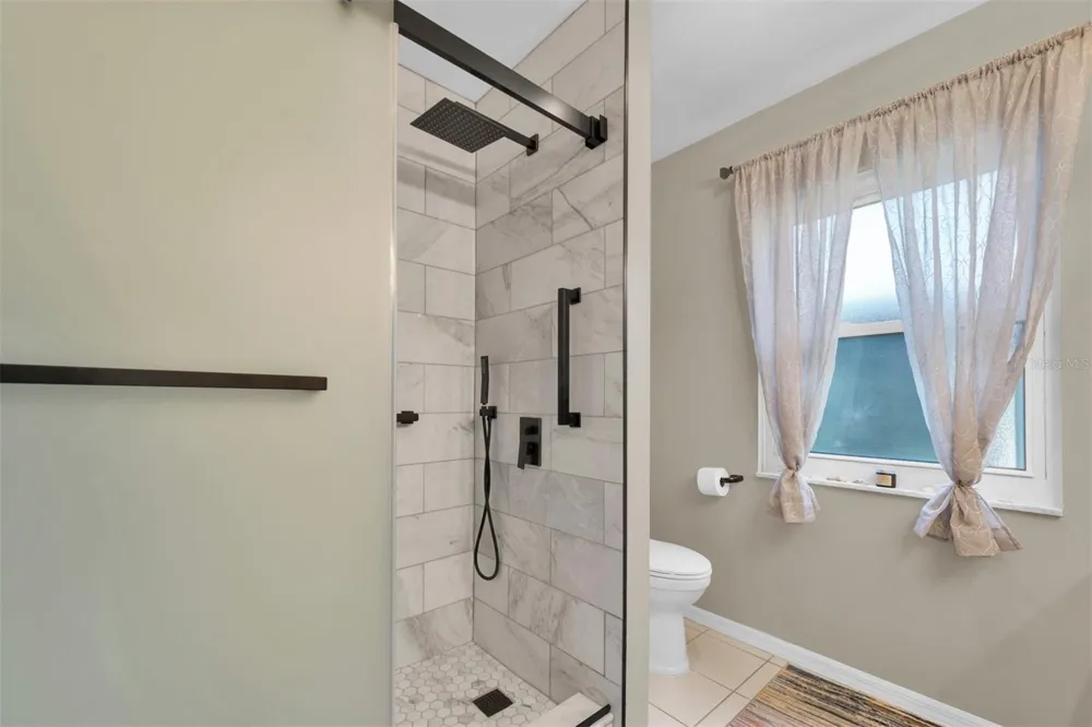 207 AMESBURY CIRCLE Sun City Center, FL 33573