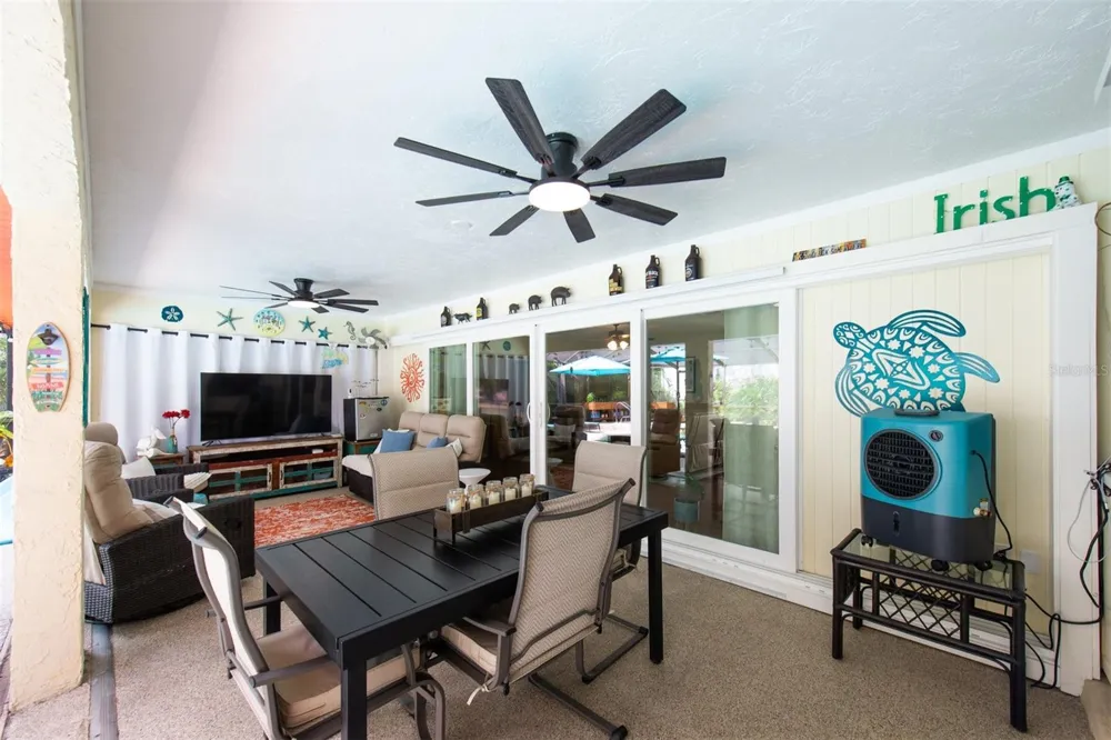 207 AMESBURY CIRCLE Sun City Center, FL 33573
