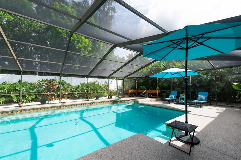 207 AMESBURY CIRCLE Sun City Center, FL 33573