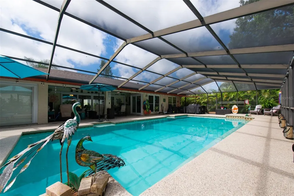207 AMESBURY CIRCLE Sun City Center, FL 33573