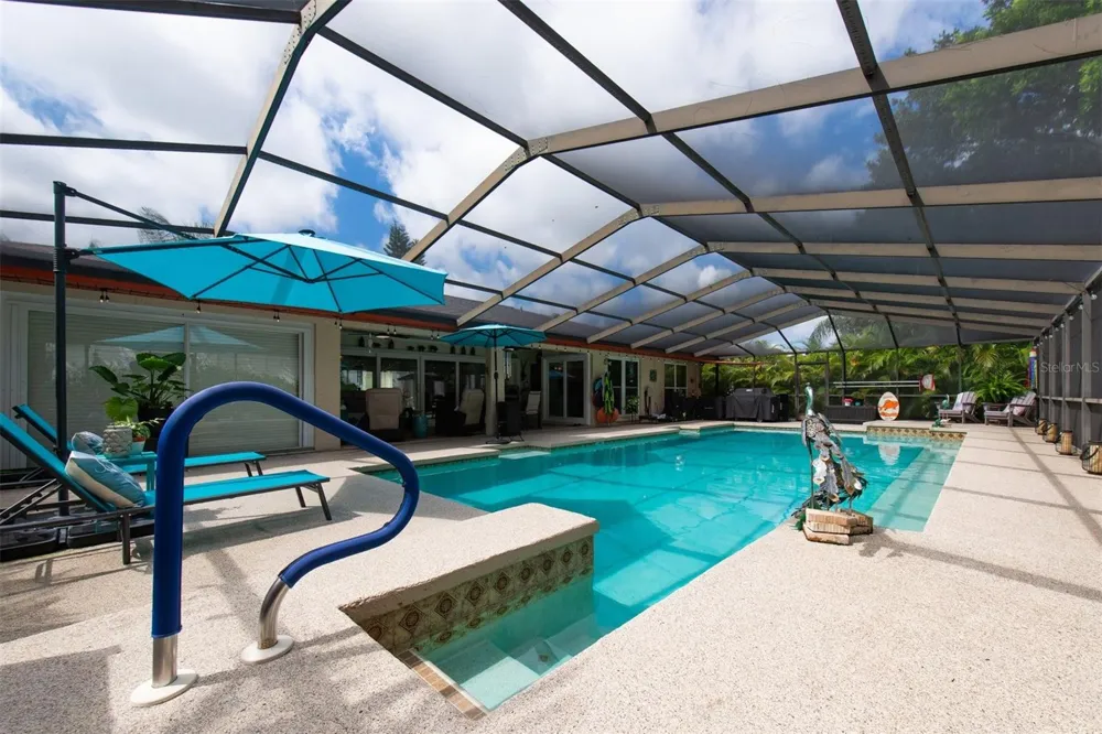 207 AMESBURY CIRCLE Sun City Center, FL 33573